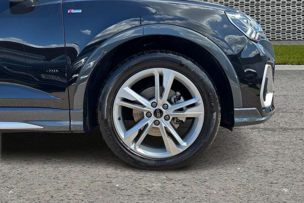 Audi Q3 35 Tfsi S Line S Tronic Leather 2025 KM75BXH Black #5