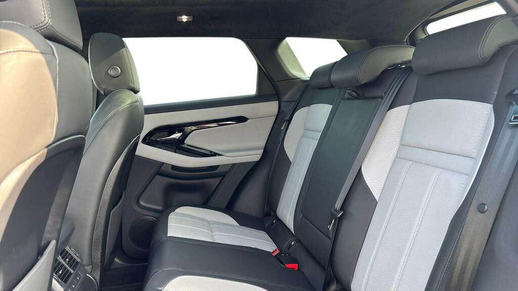Land Rover Range Rover Evoque 2.0 D200 Revised 2025 BD74FHF Black #4