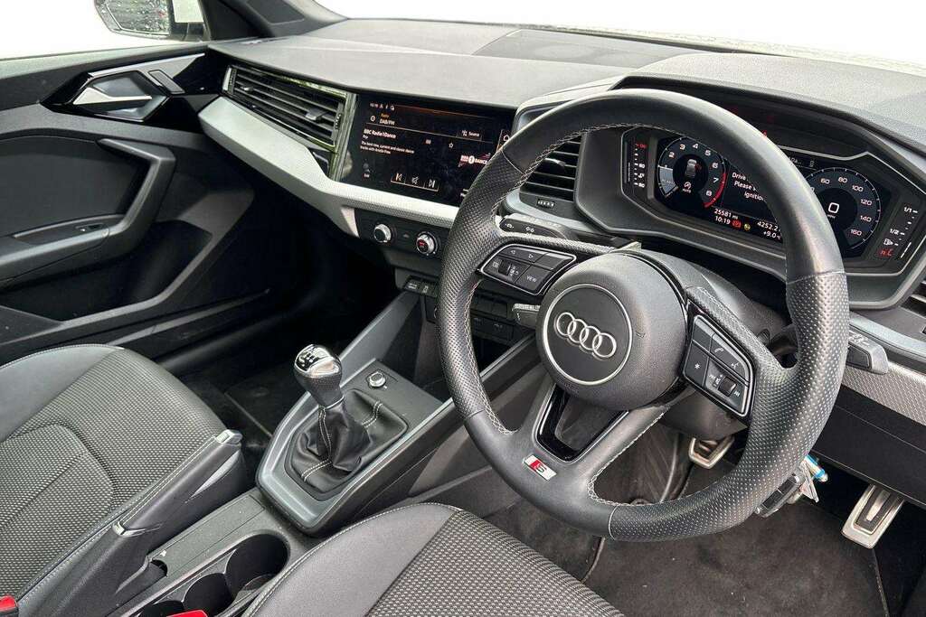 Audi A1 30 Tfsi 110 S Line 2022 VO72UCV White #6