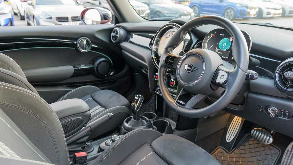Mini Hatch 2.0 Cooper S Sport Premium 2023 FT72VAE Red #4