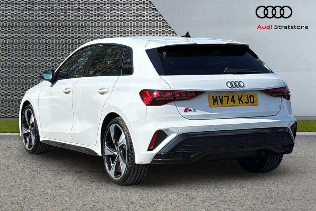 Audi A3 35 Tfsi Black Edition S Tronic 2024 MV74KJO  #3