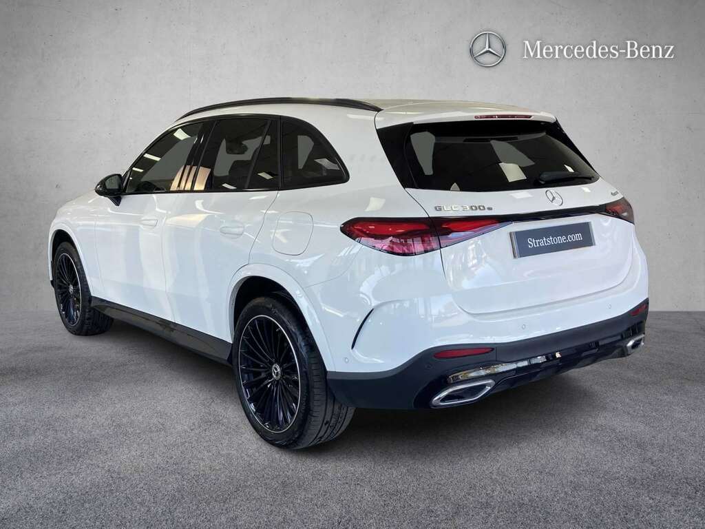 Mercedes-Benz GLC Class 300E 4Matic Urban Edition 9G-tronic 2025 YH75FAM White #3