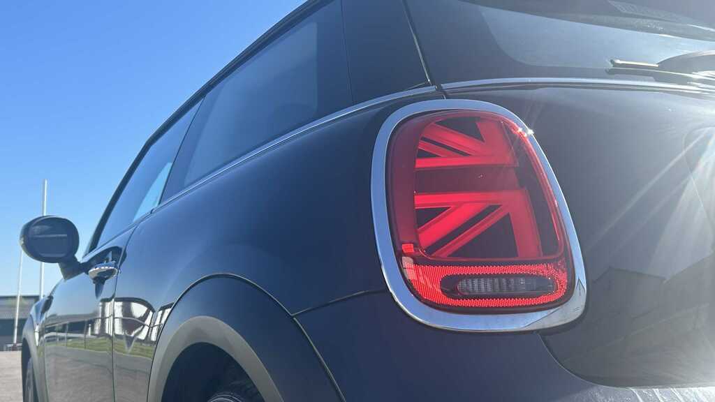 Mini Hatch 1.5 Cooper Classic 2022 YF72LYZ Black #6