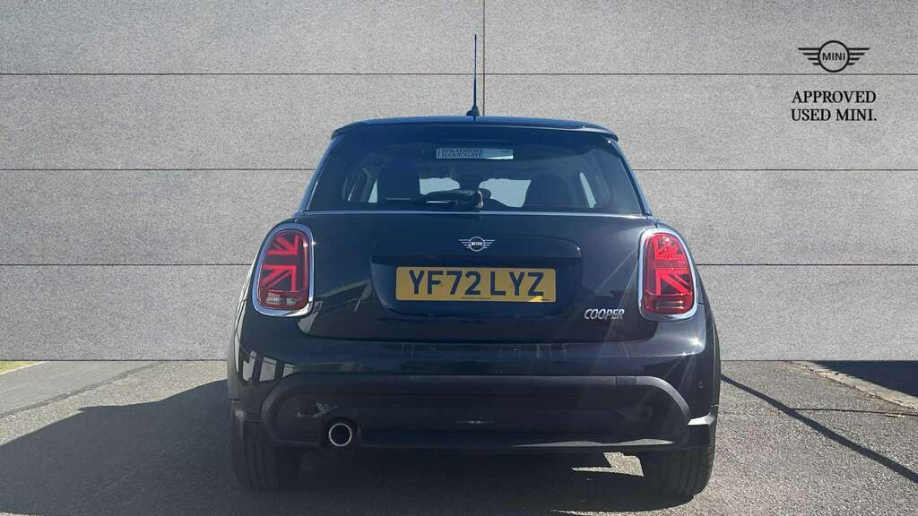 Mini Hatch 1.5 Cooper Classic 2022 YF72LYZ Black #4