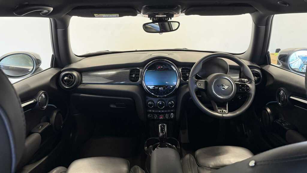 Mini Hatch 1.5 Cooper Exclusive Premium 2024 Black #2
