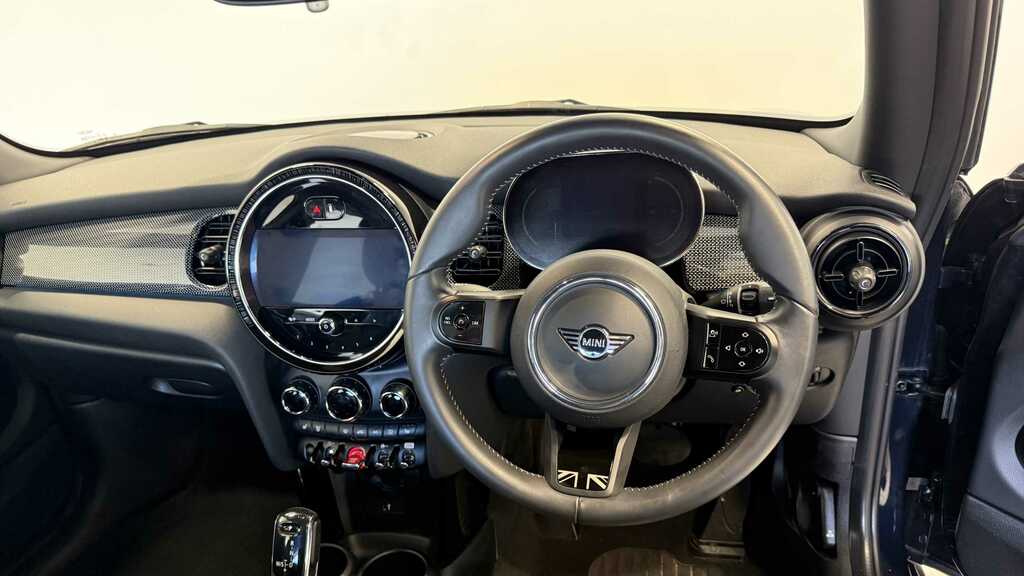 Mini Hatch 1.5 Cooper Exclusive Premium 2024 Black #3