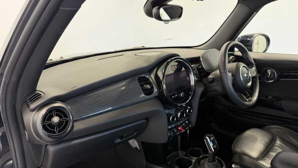 Mini Hatch 1.5 Cooper Exclusive Premium 2024 Black #5