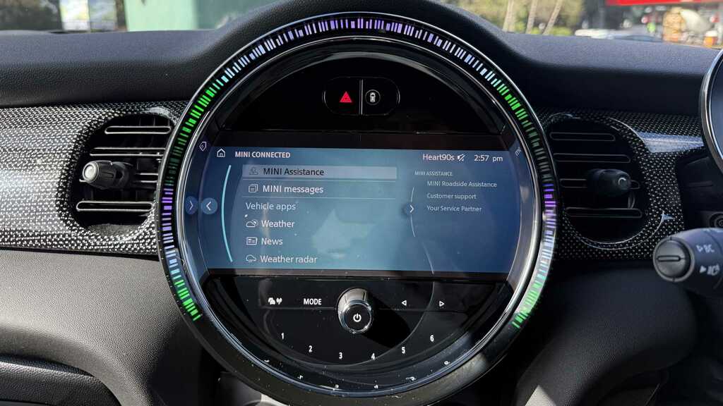 Mini Hatch 1.5 Cooper Exclusive Premium 2024 FJ24TGF Black #5