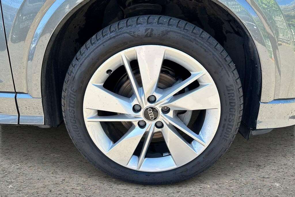 Audi Q2 30 Tfsi 116 S Line 2025 VK75DXZ Grey #5