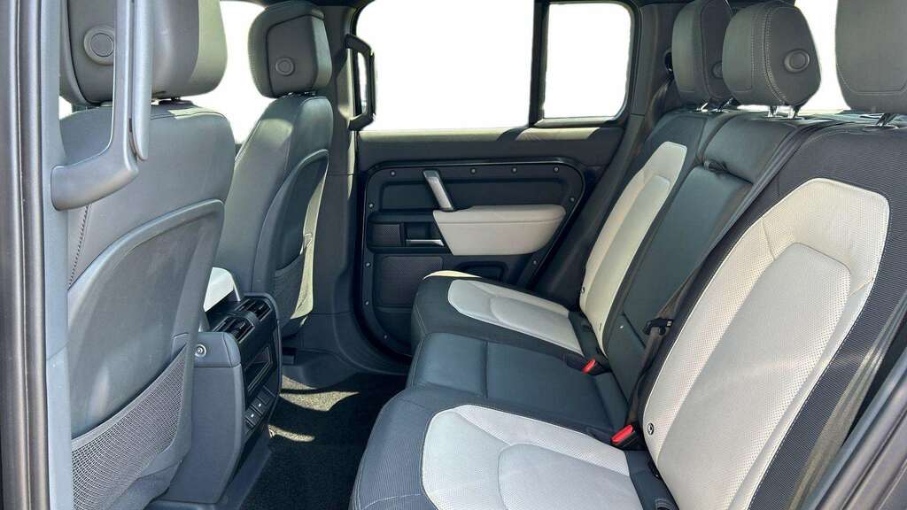 Land Rover Defender 110 3.0 D300 X-dynamic Hse 110 2023 BM23NVD Grey #4