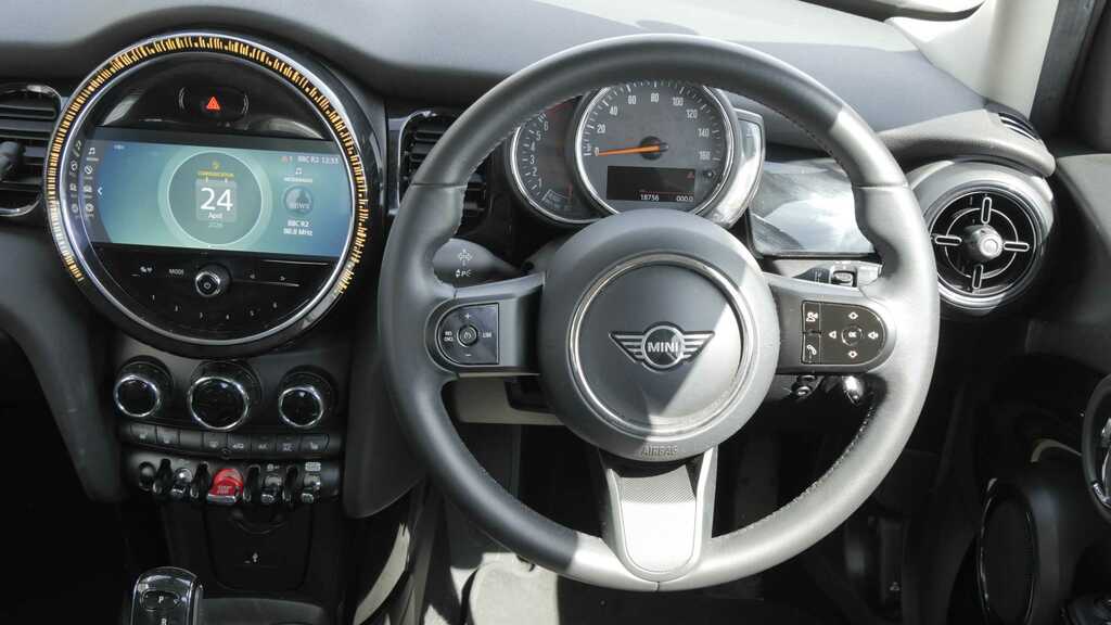 Mini Hatch 1.5 Cooper Classic Premium 2022 FT22RYM White #5