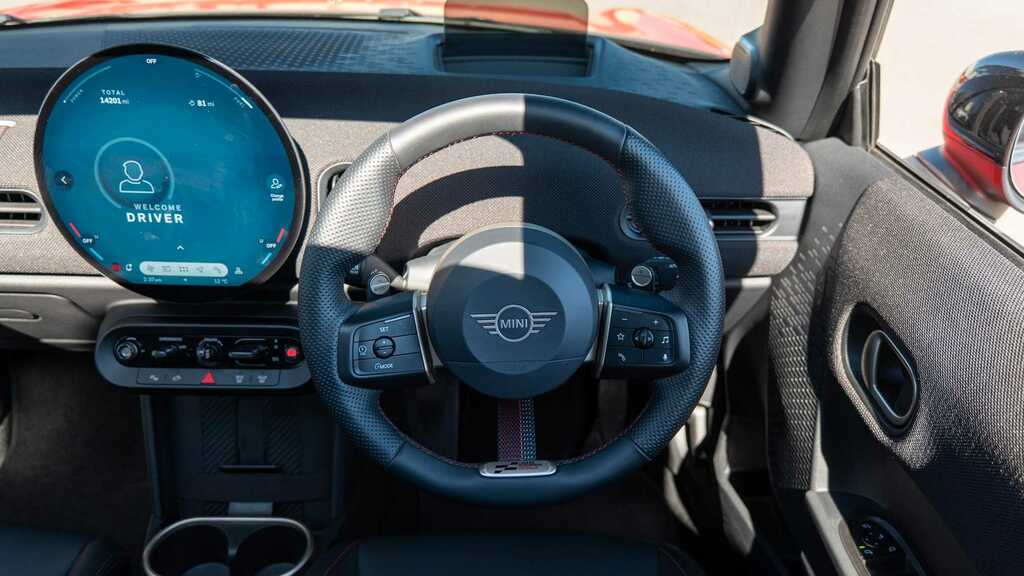 Mini Hatch 1.5 C Sport Level 3 2024 YG74UTJ Red #5