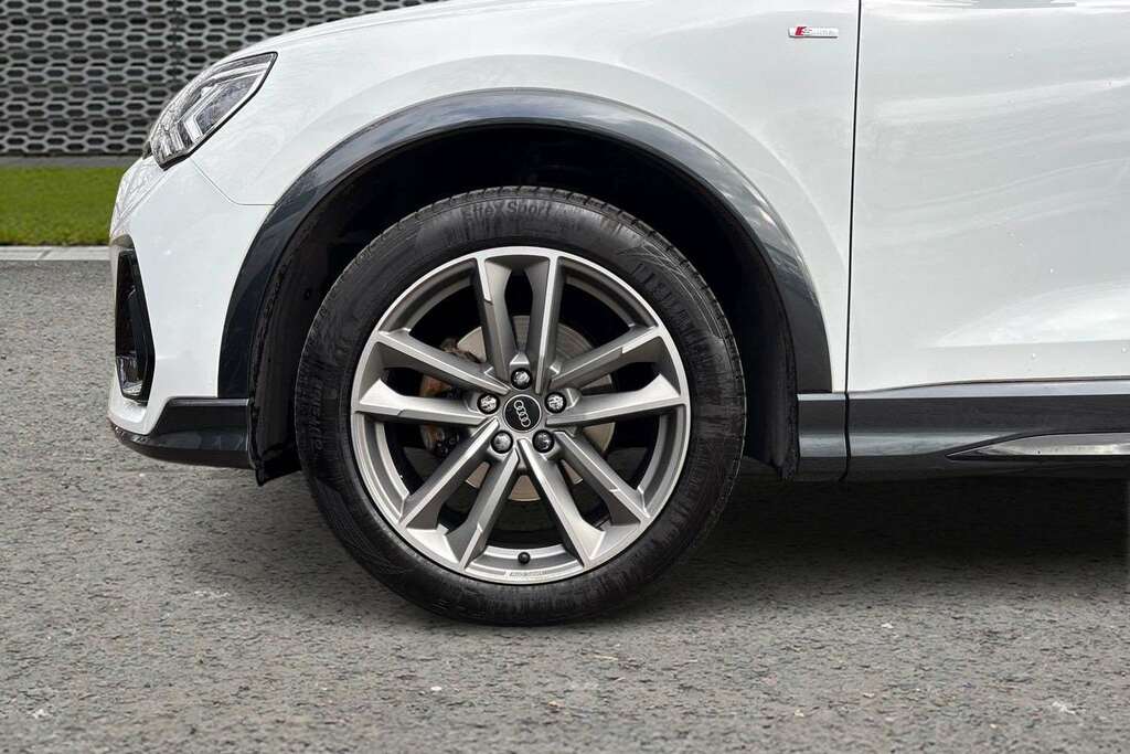 Audi Q3 35 Tfsi Black Edition S Tronic Cs Pack 2022 BJ22WXE White #4