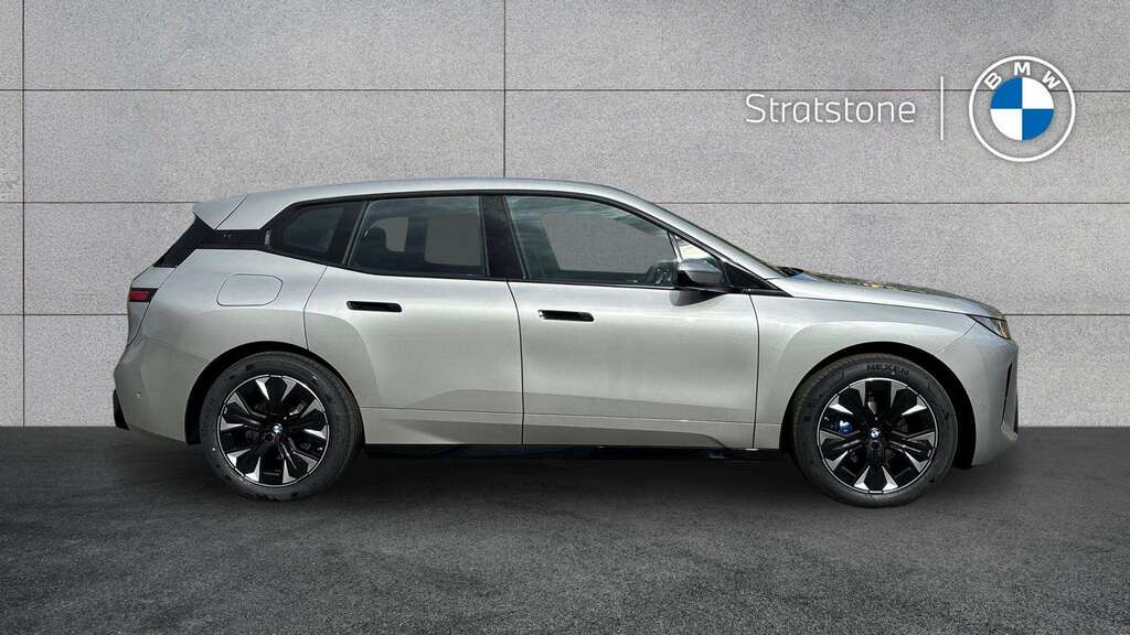 BMW iX 300Kw Xdrive45 M Sport 101Kwh 2026 GN26NDD Silver #3
