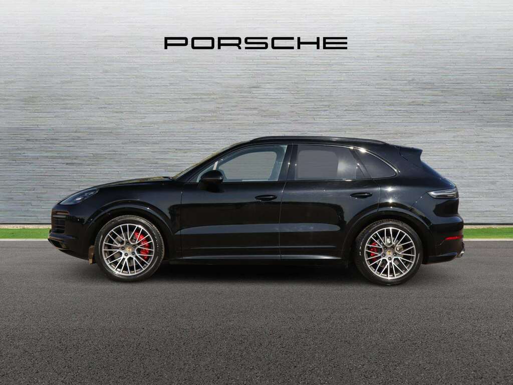 Porsche Cayenne Cayenne Gts My23 2022 LF72DYJ Black #6