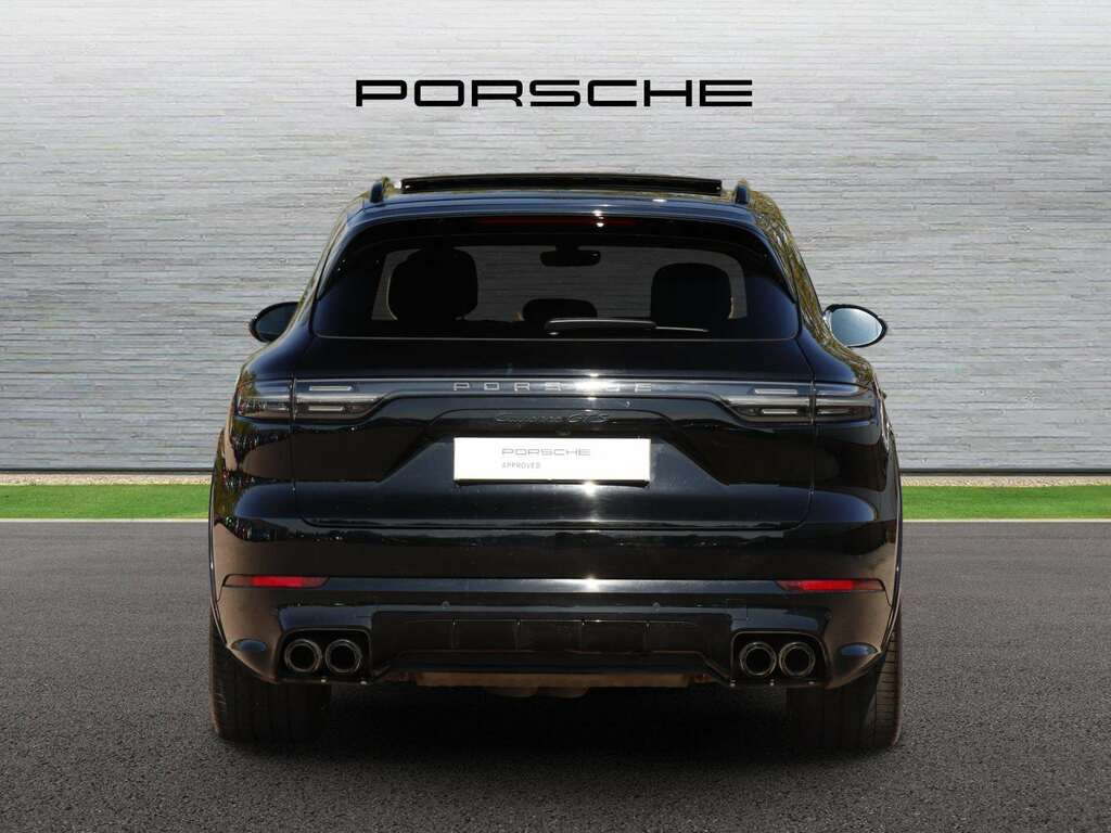 Porsche Cayenne Cayenne Gts My23 2022 LF72DYJ Black #2
