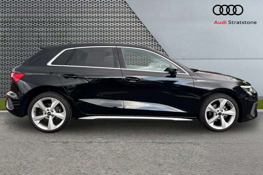 Audi A3 35 Tfsi S Line 2023 Black #4