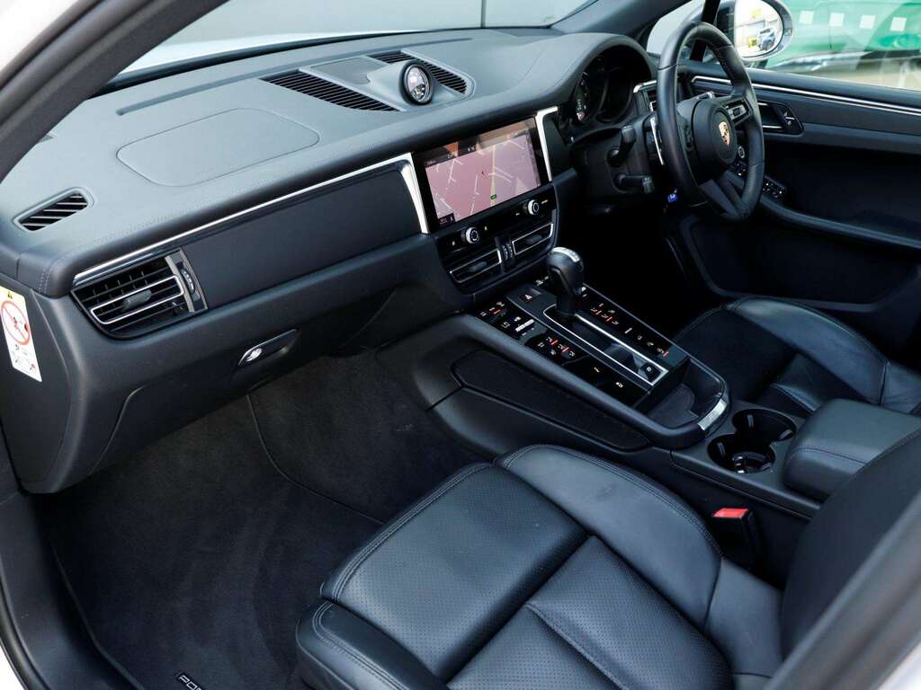 Porsche Macan 2.0T T Suv Pdk 4Wd Euro 6 Ss 265 Ps RK73AGZ White #5