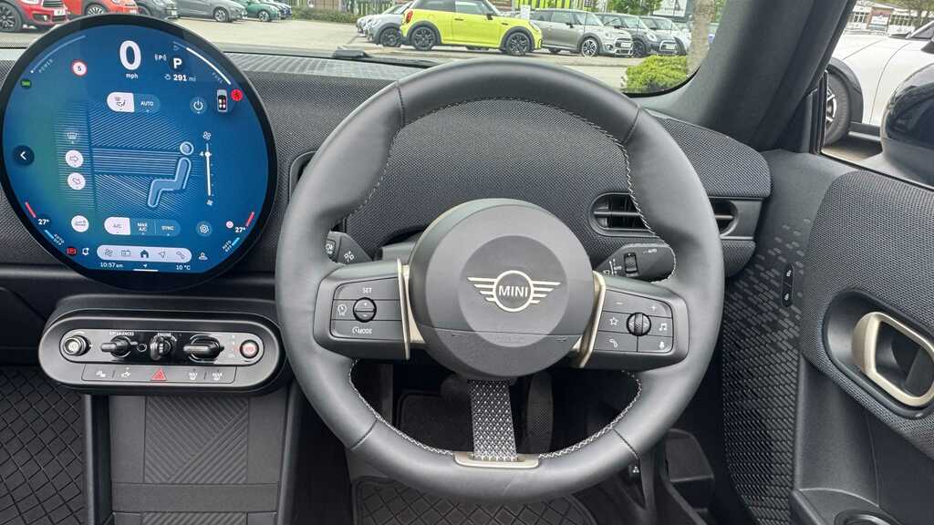 Mini Hatch 2.0 C Classic 2025 YE74LWN Silver #4
