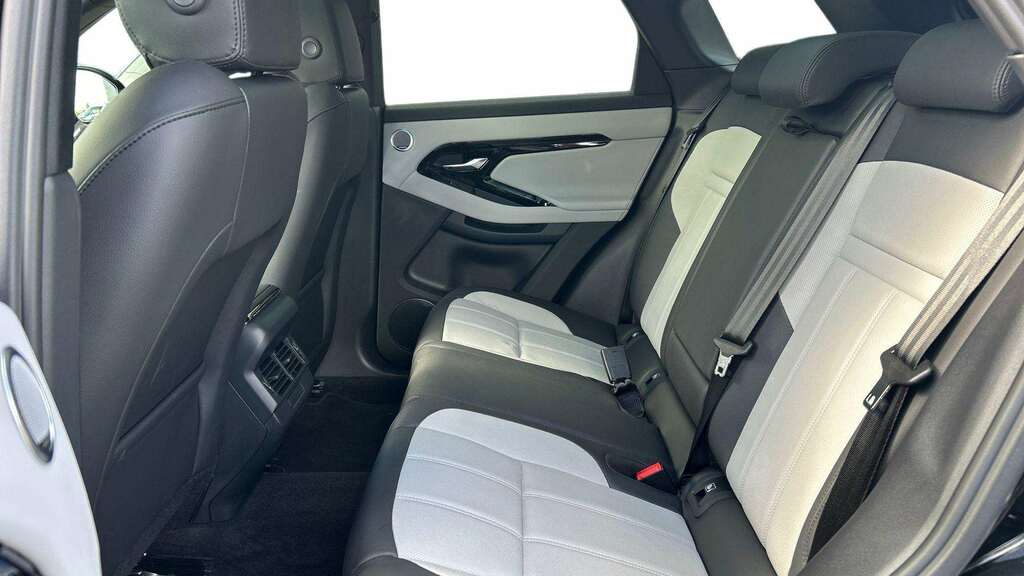 Land Rover Range Rover Evoque 2.0 D200 Dynamic Se 2025 LJ75TMU Black #4