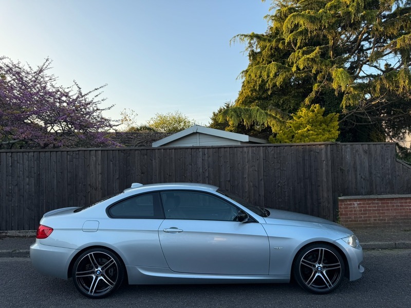 BMW 3 Series 320D Sport Plus Edition YB12YKV Blue #2
