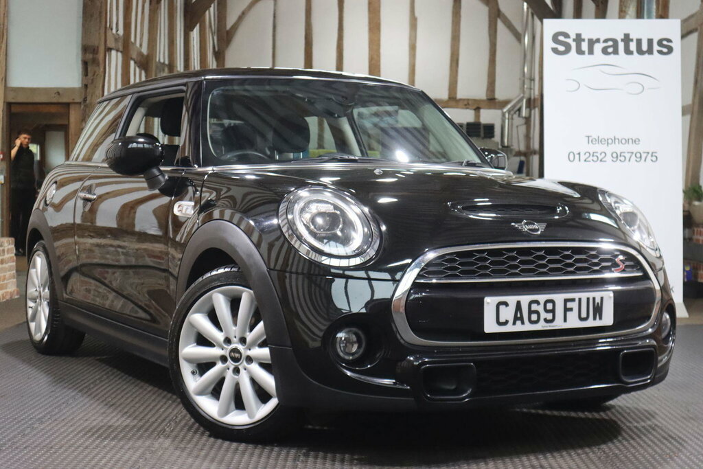 Mini Hatch 2.0 Cooper S Classic Steptronic Euro 6 S S Black