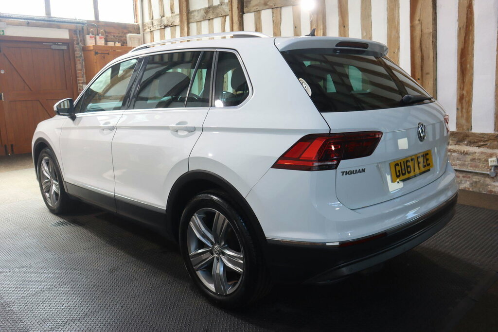 Volkswagen Tiguan 2.0 Tdi Sel Euro 6 S S GU67FZE White #4