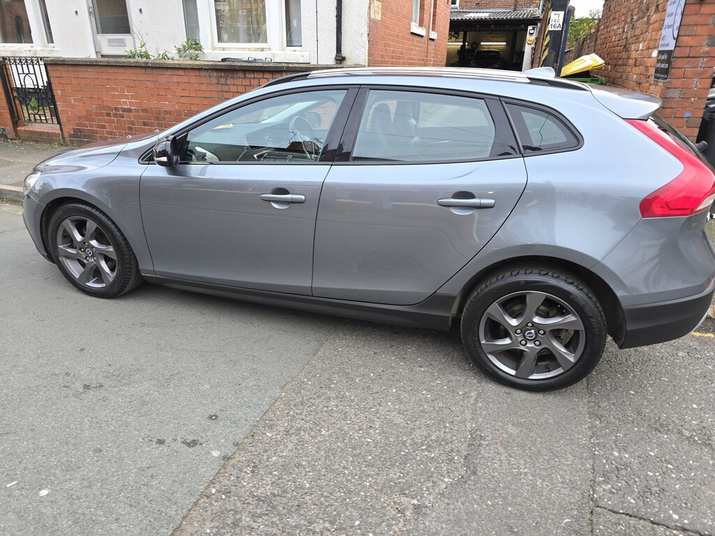 Volvo V40 Cross Country Other Hatchback 2014 201464 Grey #2