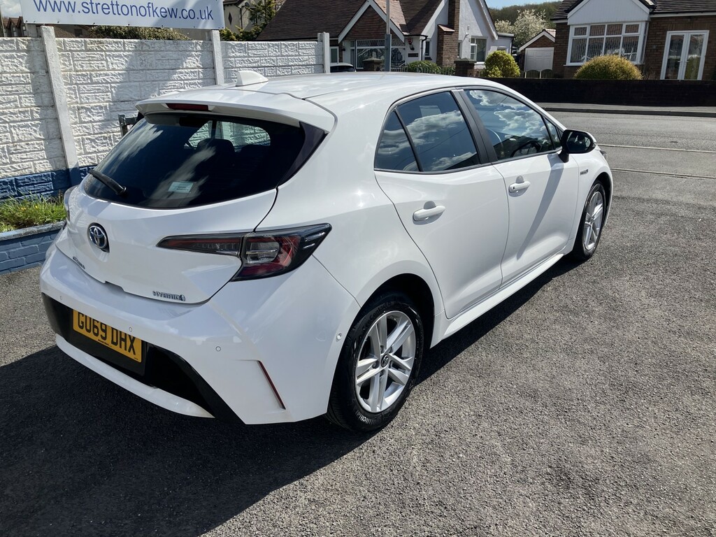 Toyota Corolla Hatchback 1.8 Vvt-h Icon Tech 201969 GU69DHX White #2