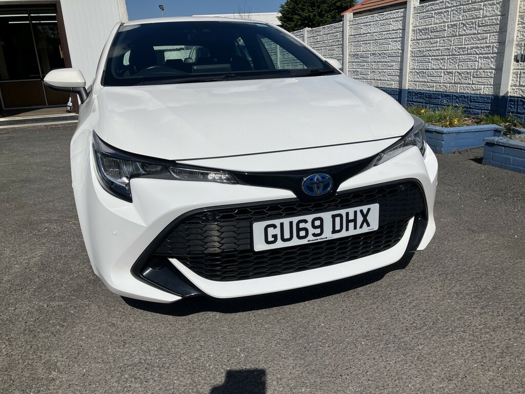 Toyota Corolla Hatchback 1.8 Vvt-h Icon Tech 201969 GU69DHX White #6