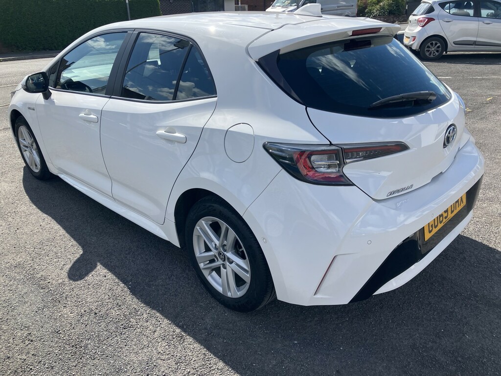 Toyota Corolla Hatchback 1.8 Vvt-h Icon Tech 201969 GU69DHX White #4