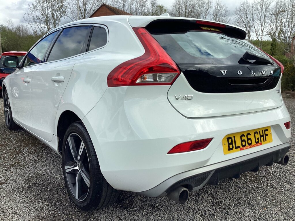 Volvo V40 2.0 T2 R-design Hatchback Euro 6 BL66GHF White #4