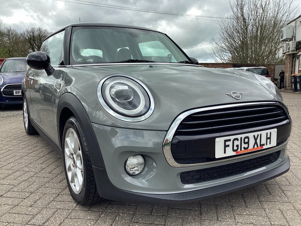 Mini Hatch 1.5 Cooper Classic Hatchback Eur FG19XLH Grey #2