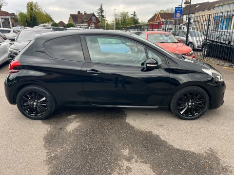 Peugeot 208 1.2 Puretech Black GJ67MKP Black #6