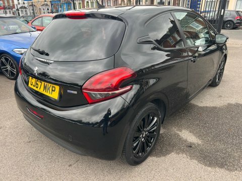Peugeot 208 1.2 Puretech Black GJ67MKP Black #5