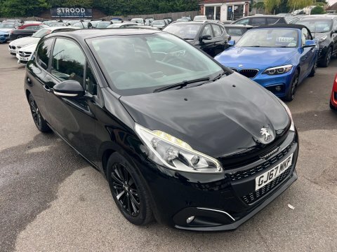 Peugeot 208 1.2 Puretech Black Black