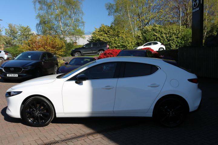 Mazda 3 Homura 2.0 E-skyactic G Mhev - 2024 73 White #4