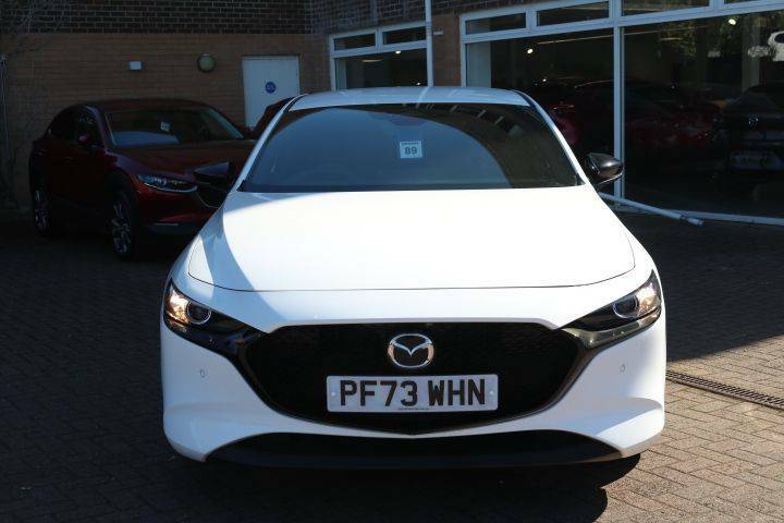 Mazda 3 Homura 2.0 E-skyactic G Mhev - 2024 73 White #2