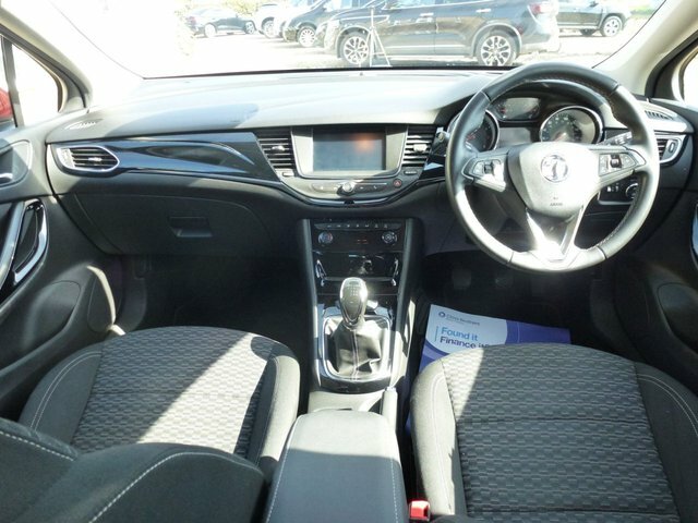 Vauxhall Astra 1.4I Turbo Sri Hatchback NA18WLE Red #4
