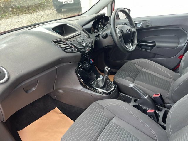 Ford Fiesta 1.25 Zetec Hatchback AO15FWE Red #3