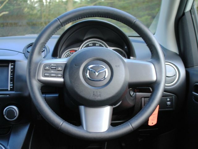 Mazda 2 1.3 Venture Hatchback White #4