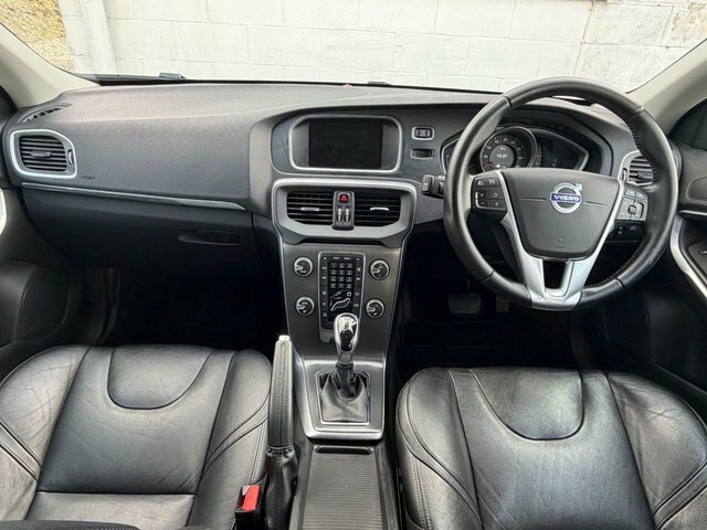 Volvo V40 2.0 D4 Se Lux KW65LVC Silver #4