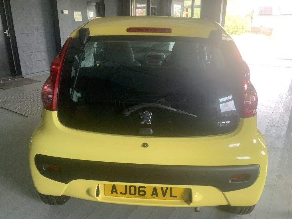 Peugeot 107 1.0 12V Urban 2006 Yellow #2