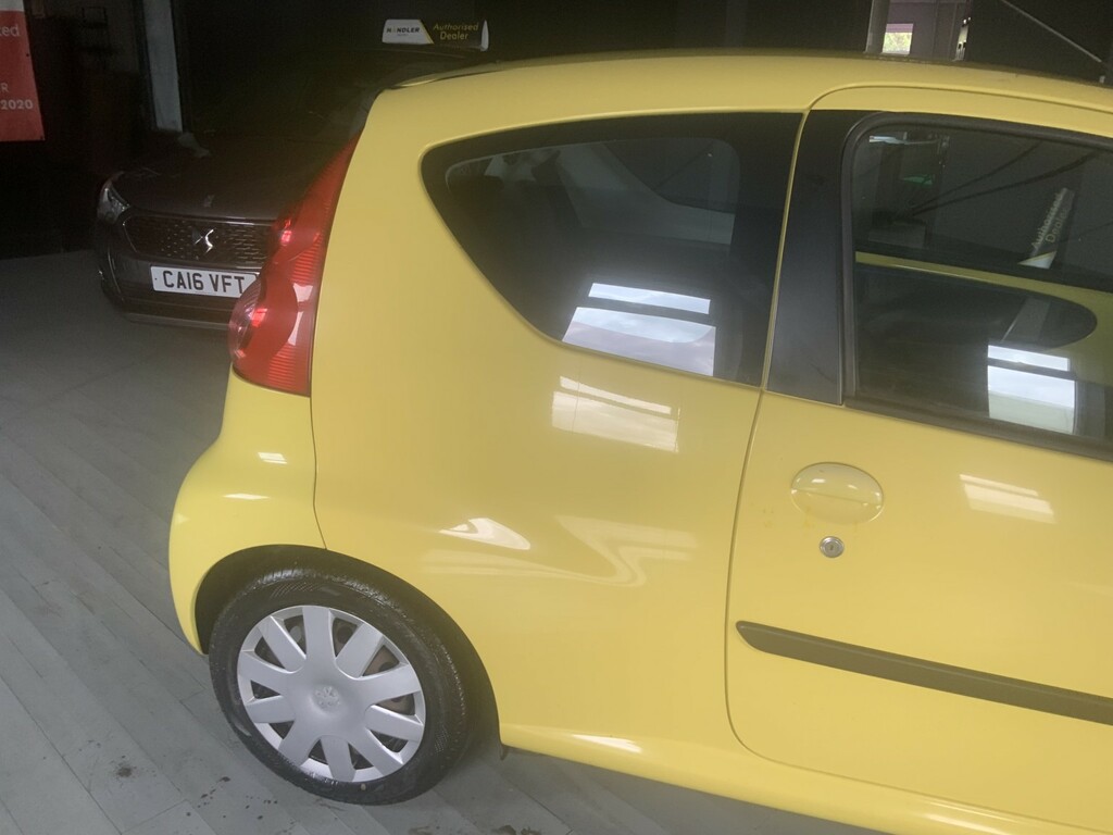 Peugeot 107 1.0 12V Urban 2006 Yellow #4