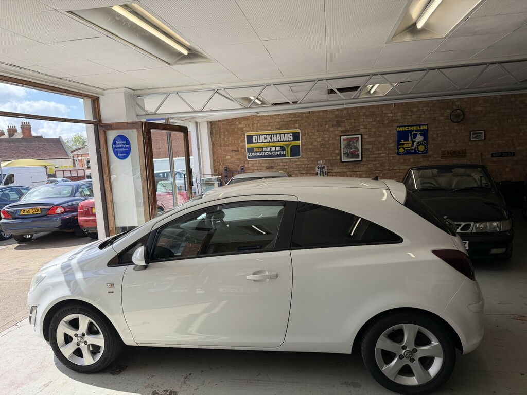 Vauxhall Corsa 1.2 16V Sxi FX61XFE White #5