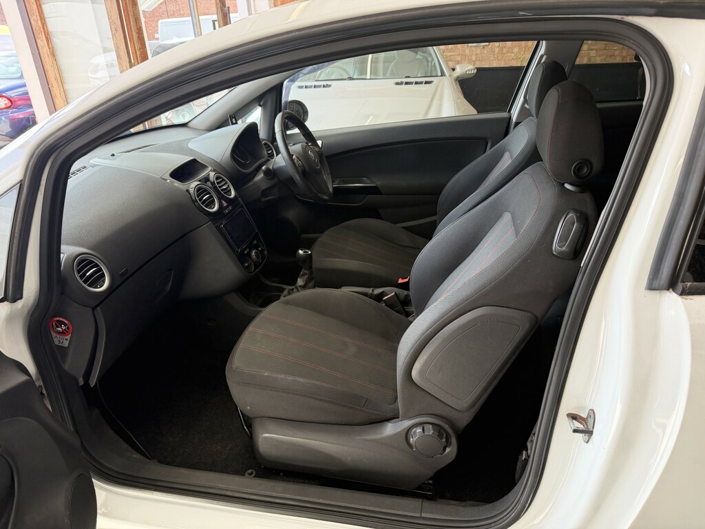 Vauxhall Corsa 1.2 16V Sxi FX61XFE White #3