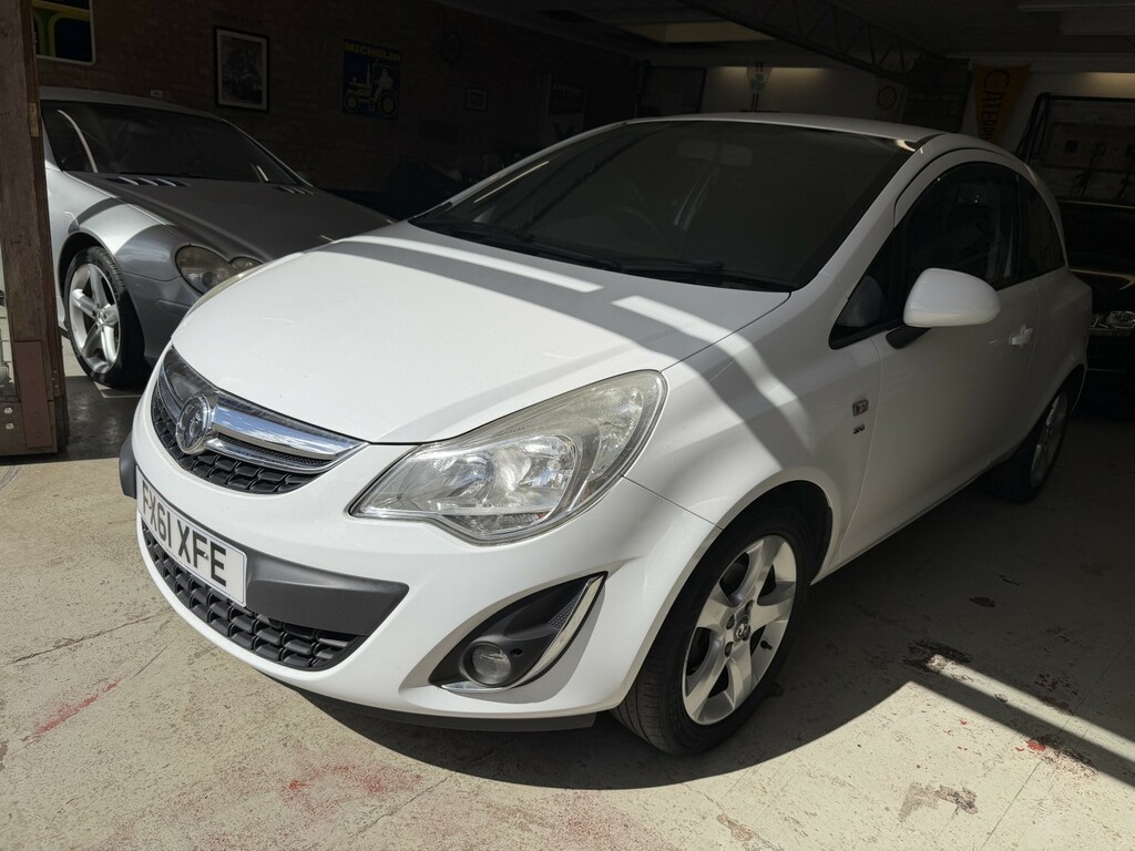 Vauxhall Corsa 1.2 16V Sxi White