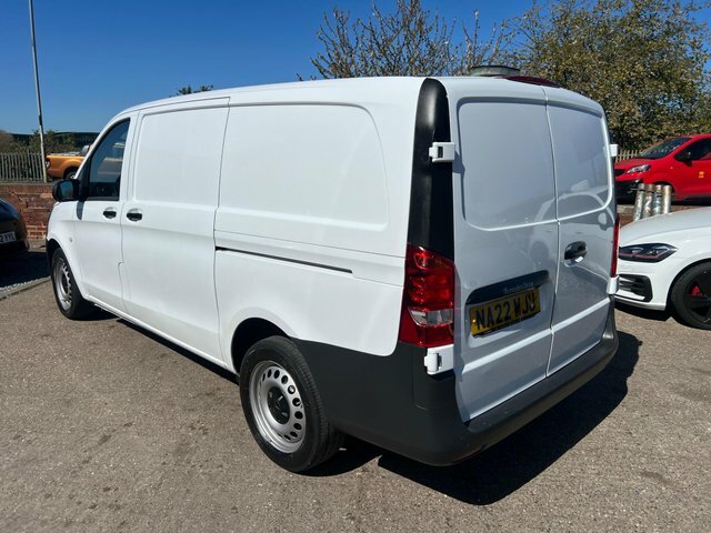 Mercedes-Benz Vito 114 Cdi Progressive G-tronic NA22WJU White #3
