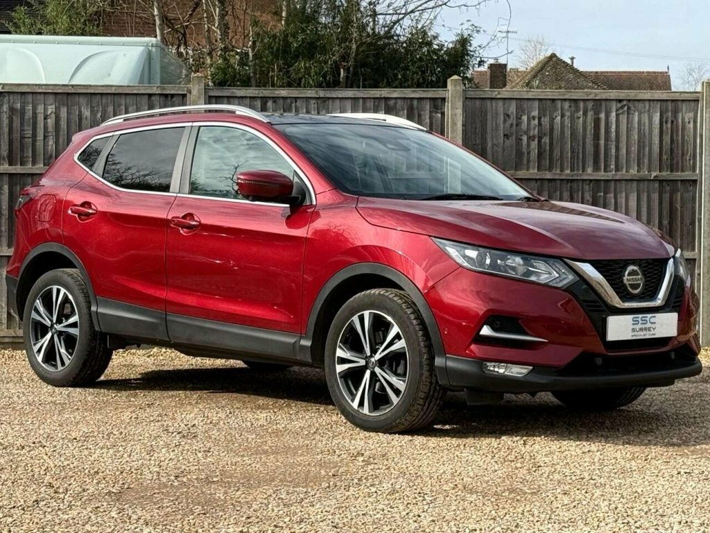 Nissan Qashqai 1.3L N-connecta Red