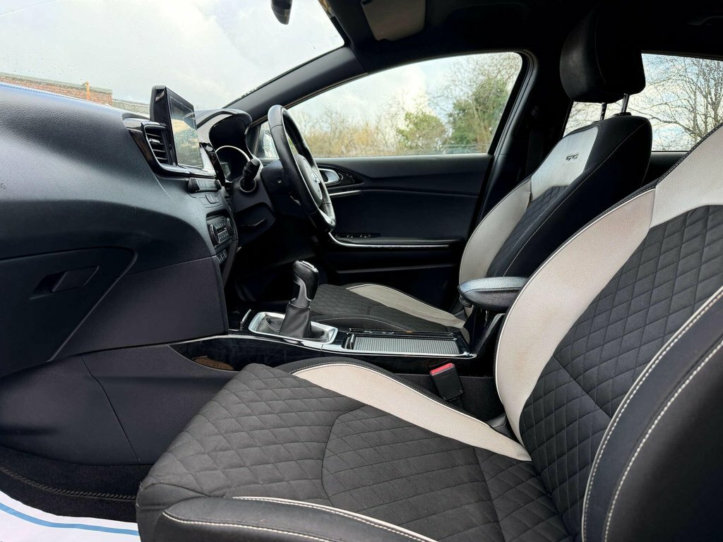 Kia Proceed 1.4L Gt-line WM19JJF White #6